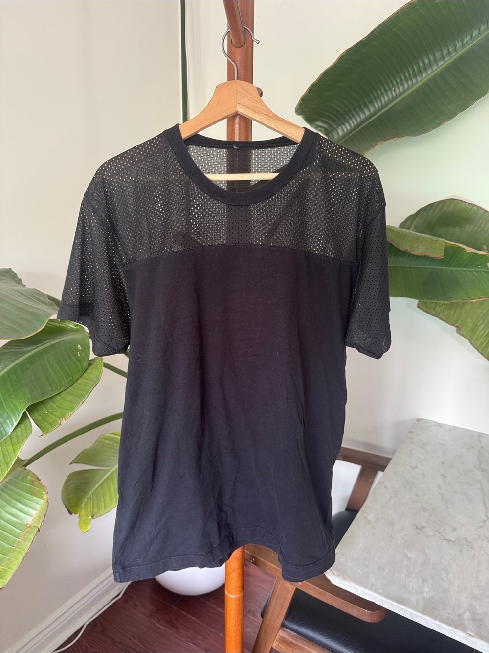 Black Men's Short Sleeve Mesh Panel T-Shirt